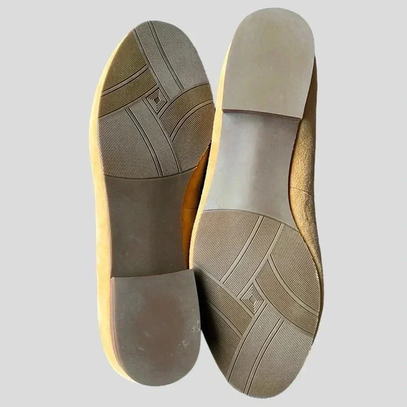 AARAY | NWOT | QUEEN BEE EMBROIDERED YELLOW SUEDE LOAFERS | SIZE: 7.5 M - Picture 3 of 10